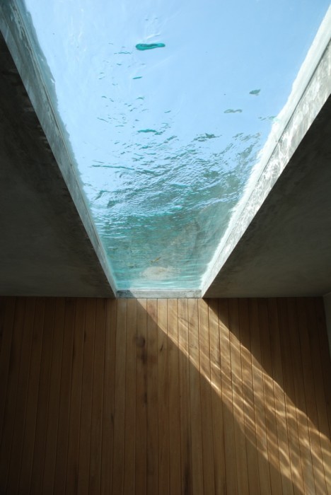 martwo:

masloo:

David Mutal Architects - Aqua Living House | via flxbl

(via designismymuse)
