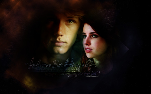 Jace (Alex Pettyfer) and Clary