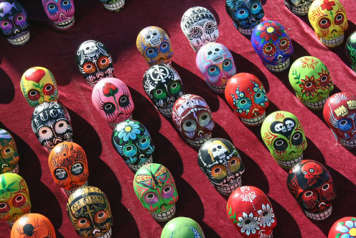 Mexican skulls via finalattack insomniapit 