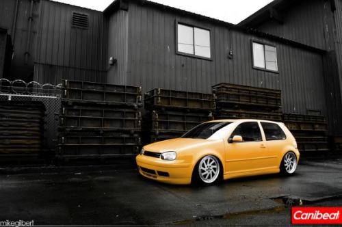 Another shot of the slammed mk4 Photo by Mike Gilbert
