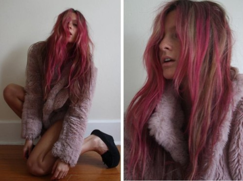 prettywolves:

(via bitch-detest)
I kind of adore her hair, in a sense?
