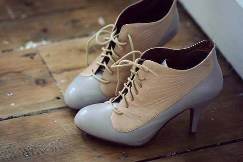 her0in_chic on Xanga (heels,booties,cuuute)