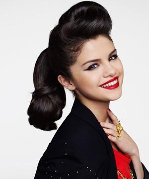 Image of Selena Gomez Spills Her Makeup Bag Must-Haves
