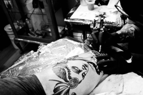 Steve Vinall #tattoo in progress on Poppy Powell leg :)