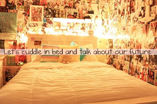 thappiness:

Let’s cuddle. :D
