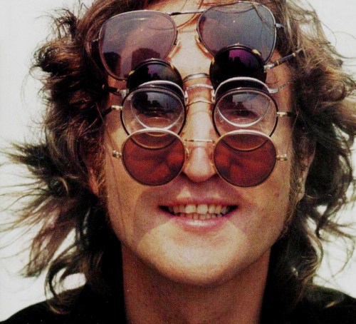 jaquesampaio:    Eu tenho o maior medo desse negócio de ser normal. John Lennon  