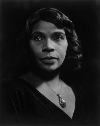 Marian Anderson 1945 by Yousuf Karsh entregulistanybostan Marian Anderson