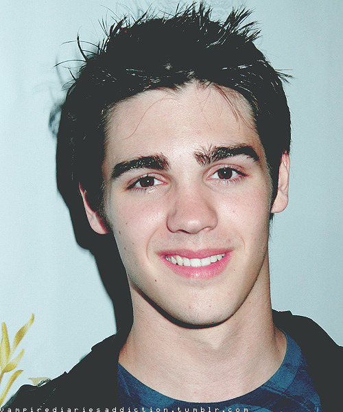 FAN SITE DEDICATED TO THE TALENTED GORGEOUS ACTOR STEVEN R MCQUEEN