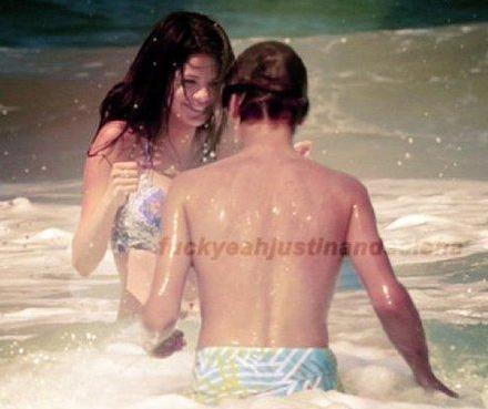 Justin Bieber and Selena Gomez seen together in St. Lucia;