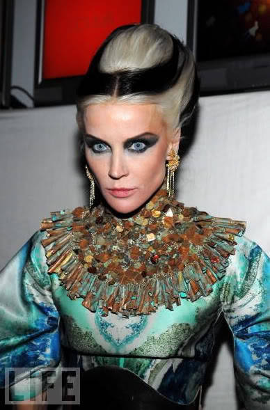Article to read Daphne Guinness Fashions Wild Child New York Times