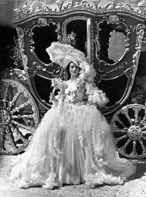 Dolores Del Rio in “Madame Du Barry” 1934
