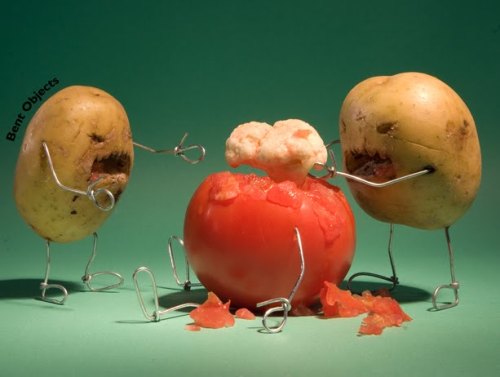 zombie potato eat coliflower brain of a tomato… w00t
cool job made by bent objects