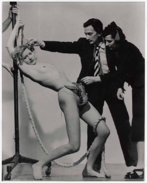 The Pulchritude of Dalí
passingstrnge:

- Salvador Dali, Wife Gala, &amp; a Strategically Placed LobsterFor Dali’s Dream of Venus exhibit, 1939 World’s FairPhoto by Murray Kormanvia Strawbergie