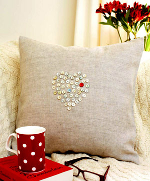crumpledenvelope:

sewing button heart pattern cushion :: Craft :: All About You
