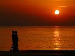 Quem nunca quis beijar quem ama vendo o por do sol ?