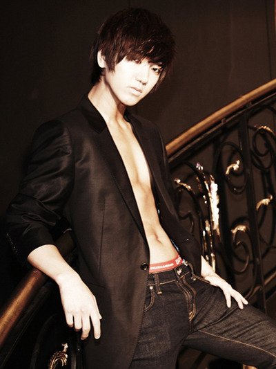 where is yesung&#8217;s abs? hot enough?