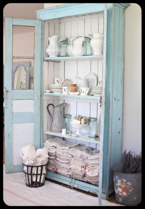 gardenviewcottage:

The Old Painted Cottage, Unique Goods and Curious Finds
