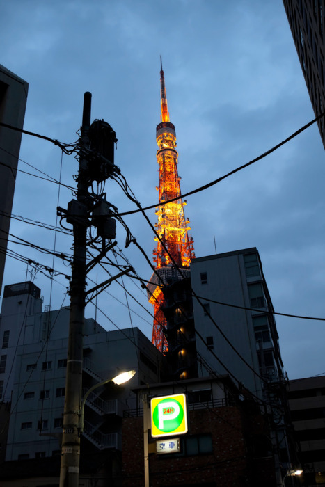 Tokyo Tower at Night: A shot of Tokyo Tower from a random street ...