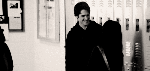 Jeremy: Come on, Elena’s nowhere in sight. 