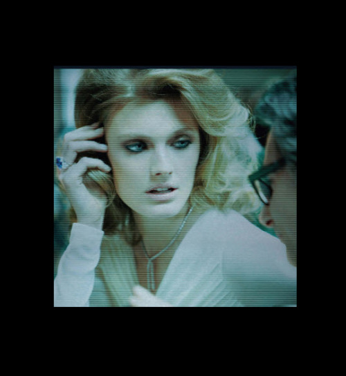 Make sure justice is served with style a la model Constance Jablonski's and