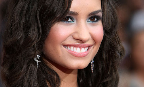 Você nem imagina quantos sorrisos eu dei só de pensar em você&#8230;
Demi Lovato