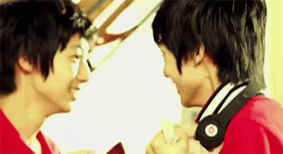 
Jo Twins in Push Push MV of Sistar.

Credits to gif owner.