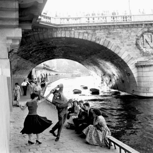 transparentvignettes:

Paris, 1950
