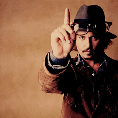 harhaan:

Você nunca sabe a força que tem. Até que a sua única alternativa é ser forte. 
Johnny Depp