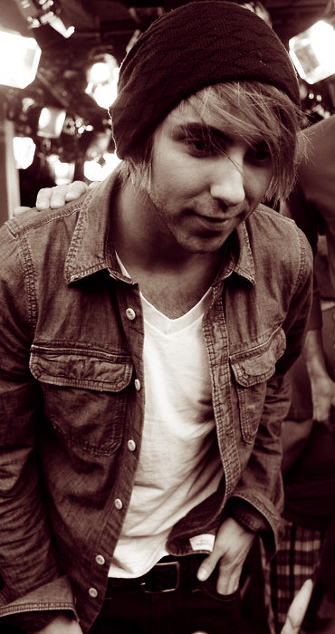 Posted Sun May 1st 2011 at 249pm Tagged alex gaskarth pure perfection