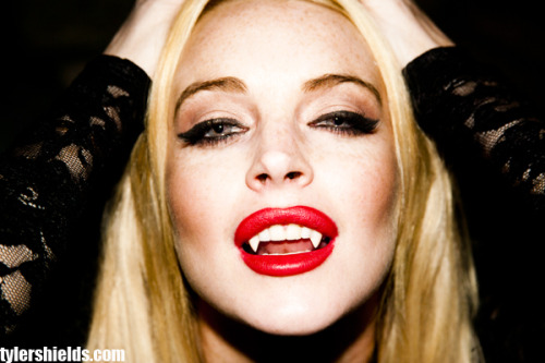 lindsay lohan vampire teeth. Lindsay Lohan for Tyler