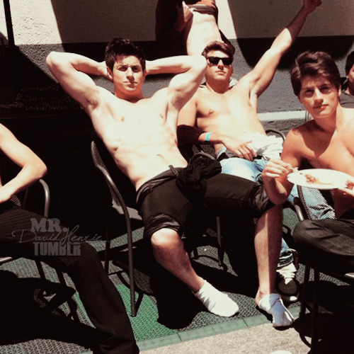 Celebrities David Henrie 9 Because We Want To See Him Shirtless In His