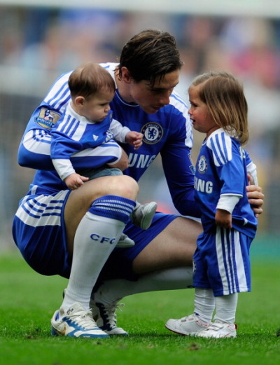furiarojausa:

cangerrardplayquidditch:




SHE’S CRYING BECAUSE SHE MISSES ANFIELD



Those were 100% my thoughts when I saw the picture.
Gotta be crying if your parents force you to wear a Chelsea jersey.

Already reblogged this pic, but have to do it again for these A+ comments.
This is child abuse. Give that poor kid a Liverpool kit! (Preferably a Stevie G one) 
