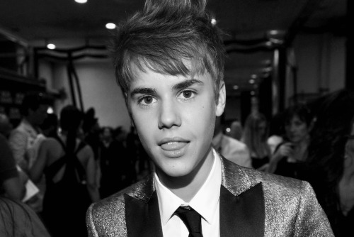 justin bieber black and white. ieber in lack and white.