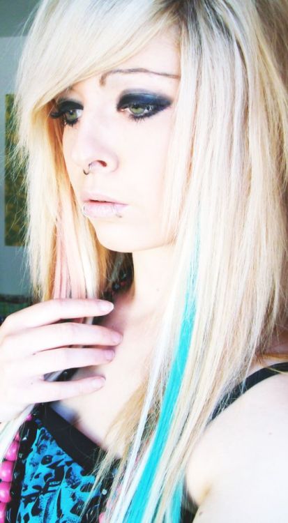 black and blonde scene hair for girls. long londe and blue emo scene