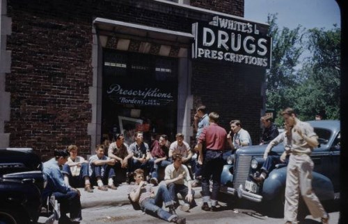 1950s Corner Drugstore vintage teens fashion clothes cars 
