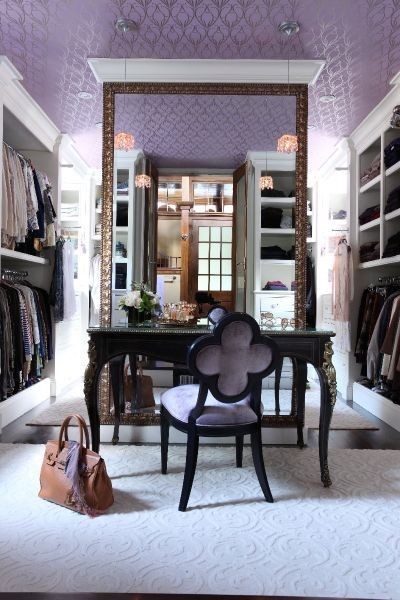 What a dreamy closet.
-Liz Caan Interiors via @TheZush