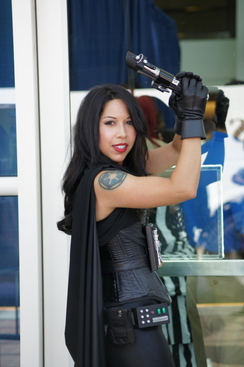 geekpick Darth Vader Female San Diego ComicCon 2011