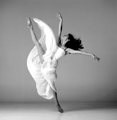 bella-illusione:

Ballerina  by Lois Greenfield
