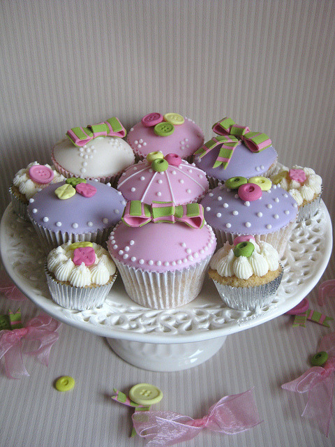 special delivery ~ a little pink, green &amp; purple cupcake luv this morning&#8230;