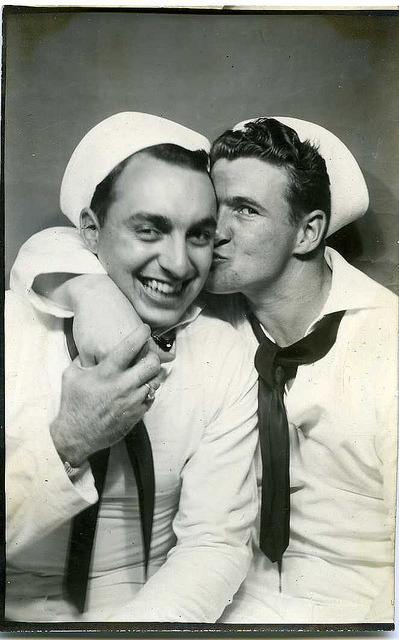 1940&#8217;s photobooth via fyeahqueervintage: queering: 