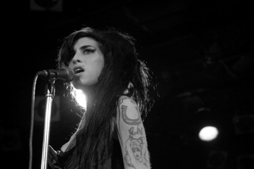 tagged as Amy Winehouse perfect Black and White live