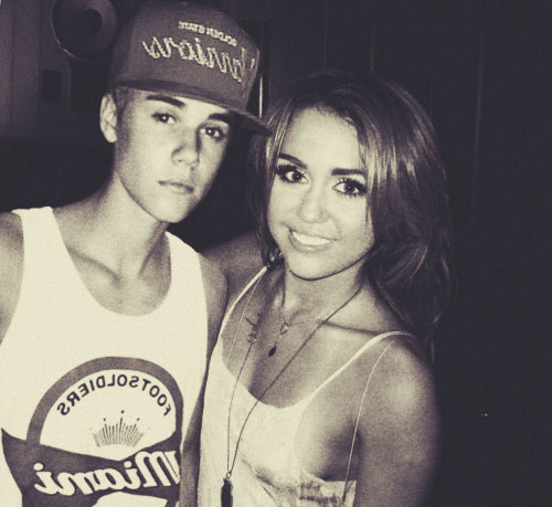 ibieberswaggin:  i wish this was real 