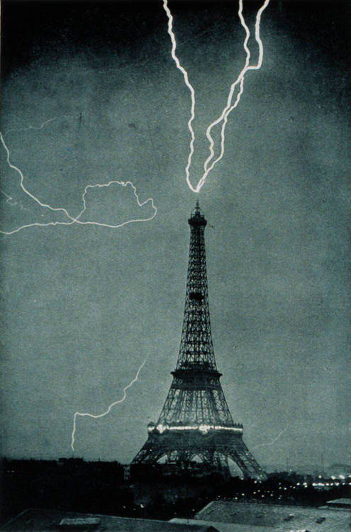 eclektic:

Lightning striking the Eiffel Tower
June 3, 1902
Photo by M.G. Loppé
