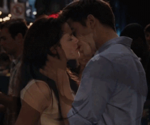 rpattztilldeath:

This kiss is SO HOT #Gif
