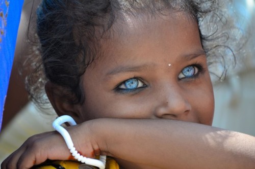 
only 7 people in the world have these type of eyes and this skin tone &lt;3
this is beautiful.
