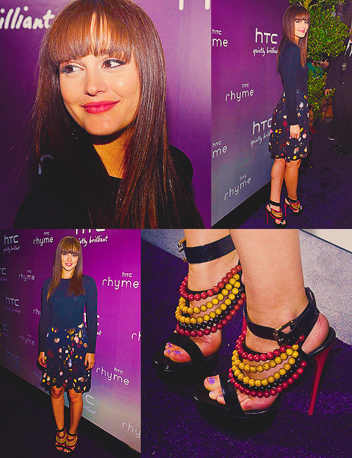 aintborntipycal:

 
Leighton Meester at the HTC Serves Up NYC Product Launch (September 20, 2011 - New York)
 