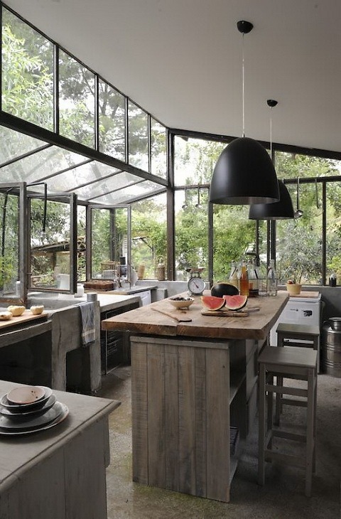 myidealhome: moderna e rústica cozinha na floresta
