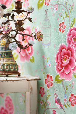 littlemomentofpeace:

pretty floral wallpaper
