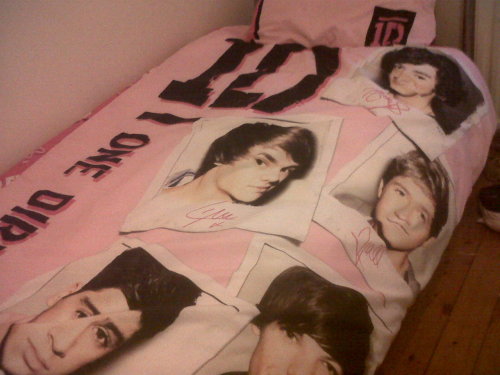 My 1D bedclothes , love them soo much .. I literaly slept with one Direction
