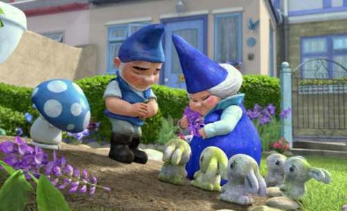 Gnomeo and Juliet is on tonight.